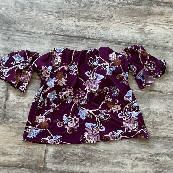 NWT Off-The-Shoulder Floral Printed Top - Picture 4 of 7